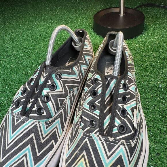 VANS OFF THE WALL - - Picture 5 of 9